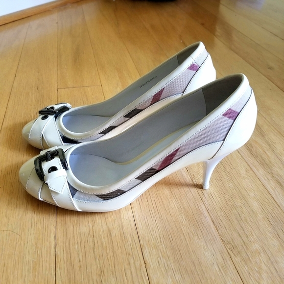 Burberry Shoes - 🚫*SOLD* Burberry beige patent Nova Check pumps